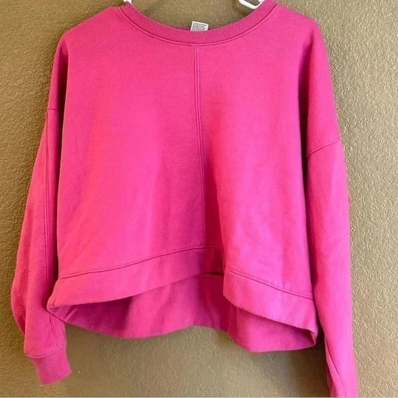 All in Motion Lot-two cropped sweatshirts in size xs in both teal and hot pink - Picture 6 of 9